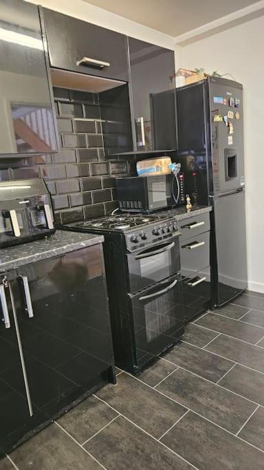 Open Planned Apartment Birkenhead Extérieur photo