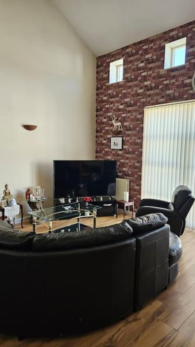 Open Planned Apartment Birkenhead Extérieur photo